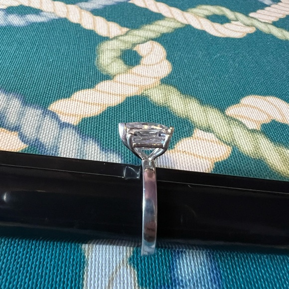 Sterling 2 crystal ring size 8.75 - Picture 5 of 8